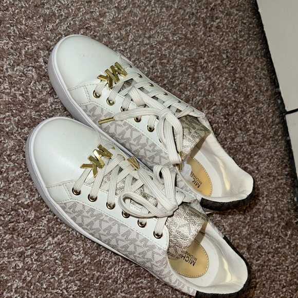 Women’s Michael Kors sneakers - Picture 2 of 3